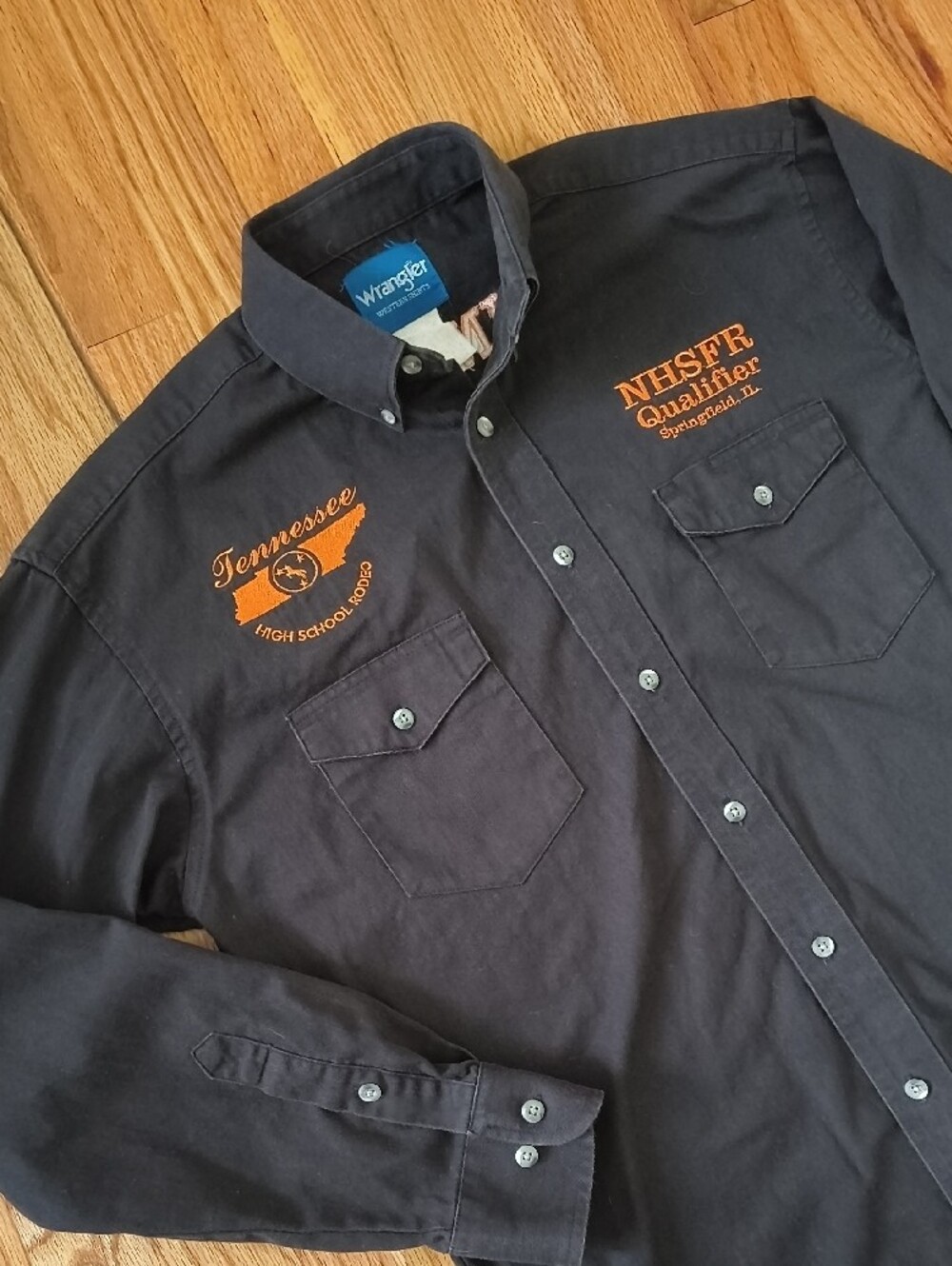 Wrangler Rodeo Button Down - Picture 5 of 7
